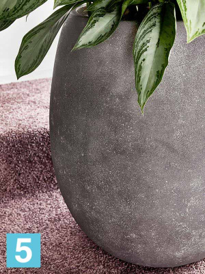 Кашпо Polystone coated plain, шар, сырое серое, со вставкой d-52 h-68 см